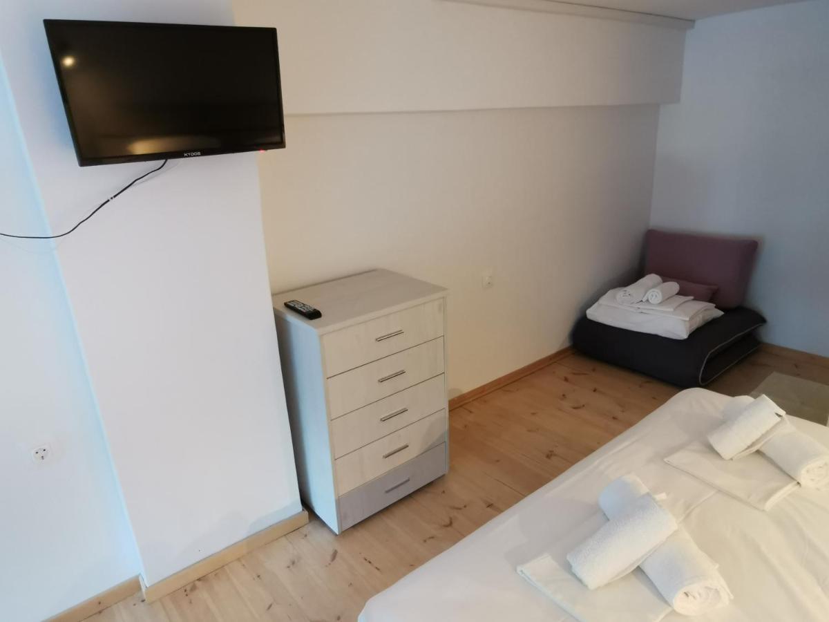 Villa Tasos Néa Péramos Eksteriør billede